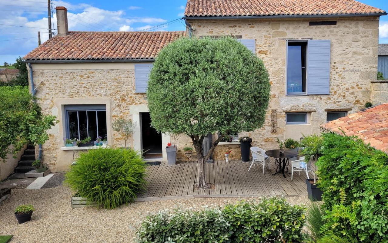 Au Creux Des Vignes Hotel Les Verchers-sur-Layon Exterior photo